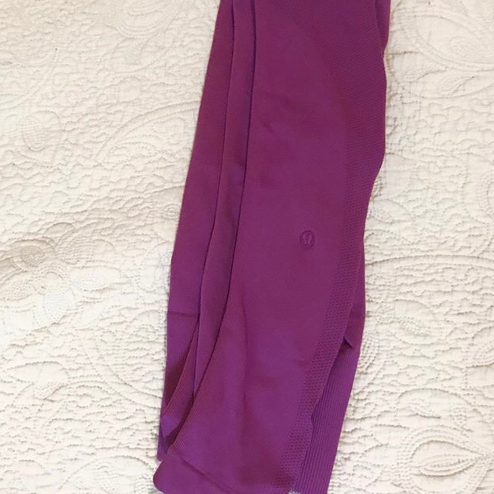 PINK SEAMLESS LULULEMON SIZE 4 - Picture 3 of 5